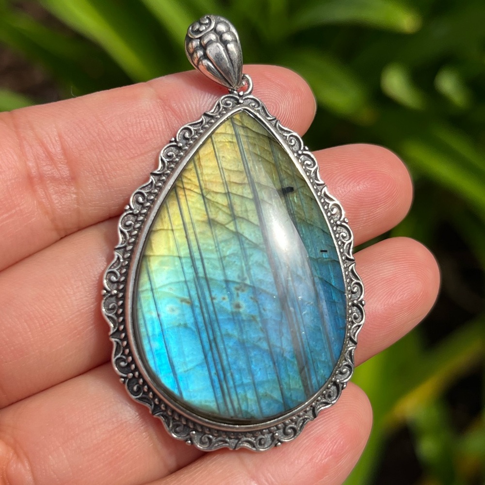 Sterling silver 925 stamped large flashy blue‎ gold labradorite pendant